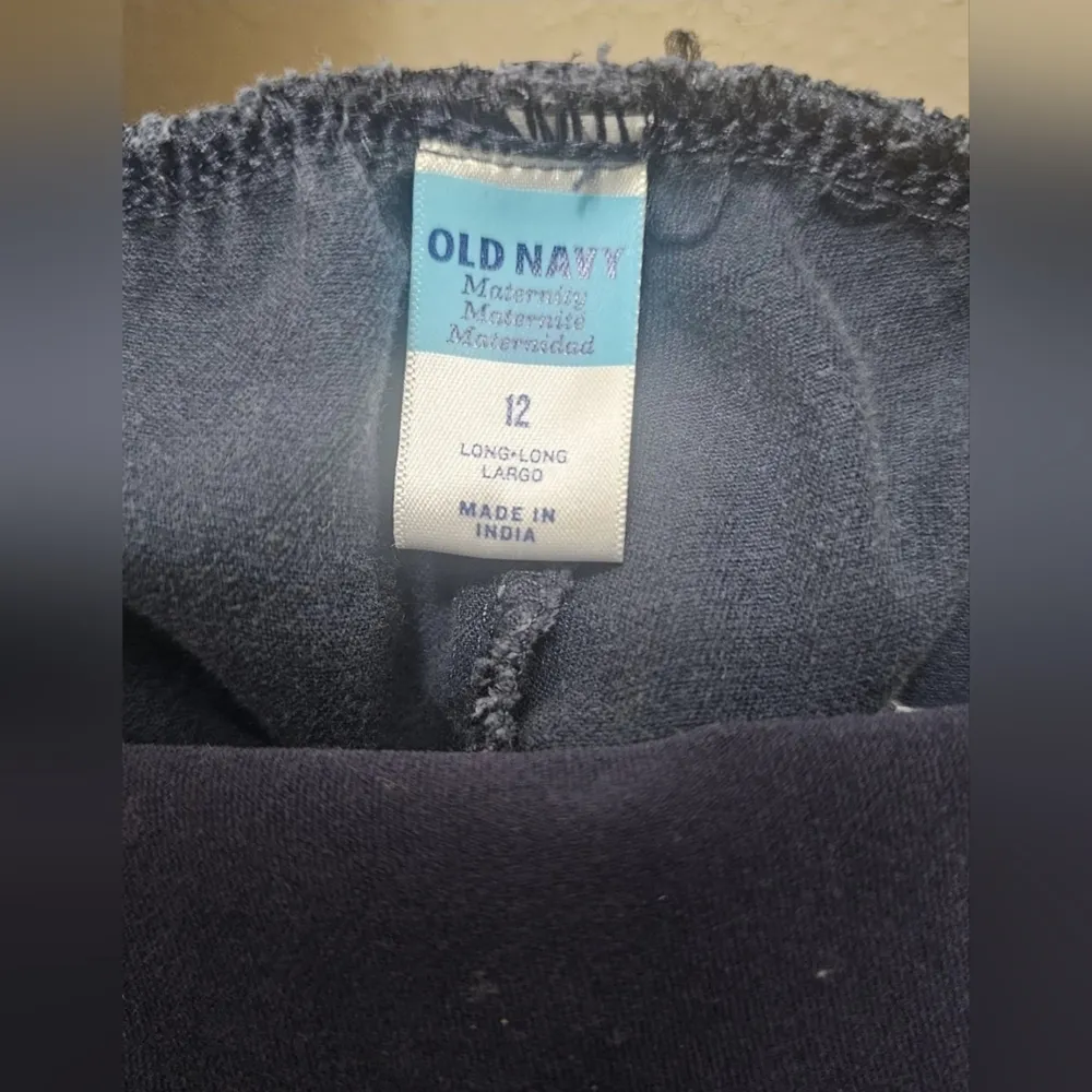 Black Maternity Pants Old Navy Size 12 - Image 3