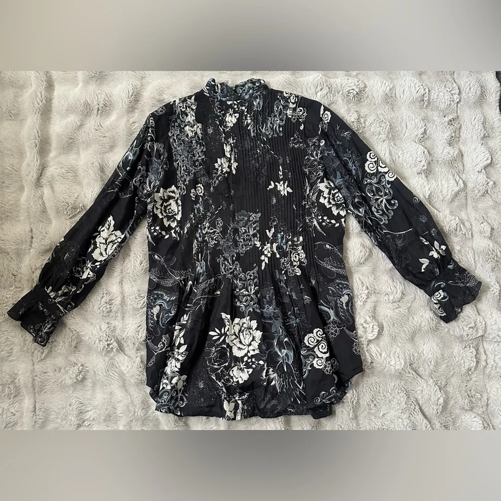 Johnny Was Olivia Kita Silk Tunic size Medium - Image 4