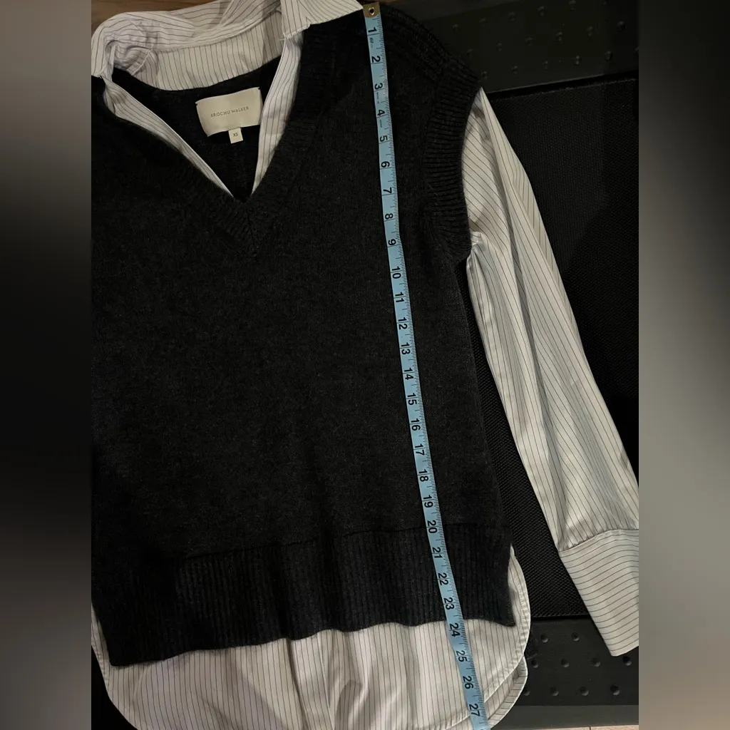 Brochu Walker Grey Cashmere Blend Sweater With White Collared Shirt XS - Image 11