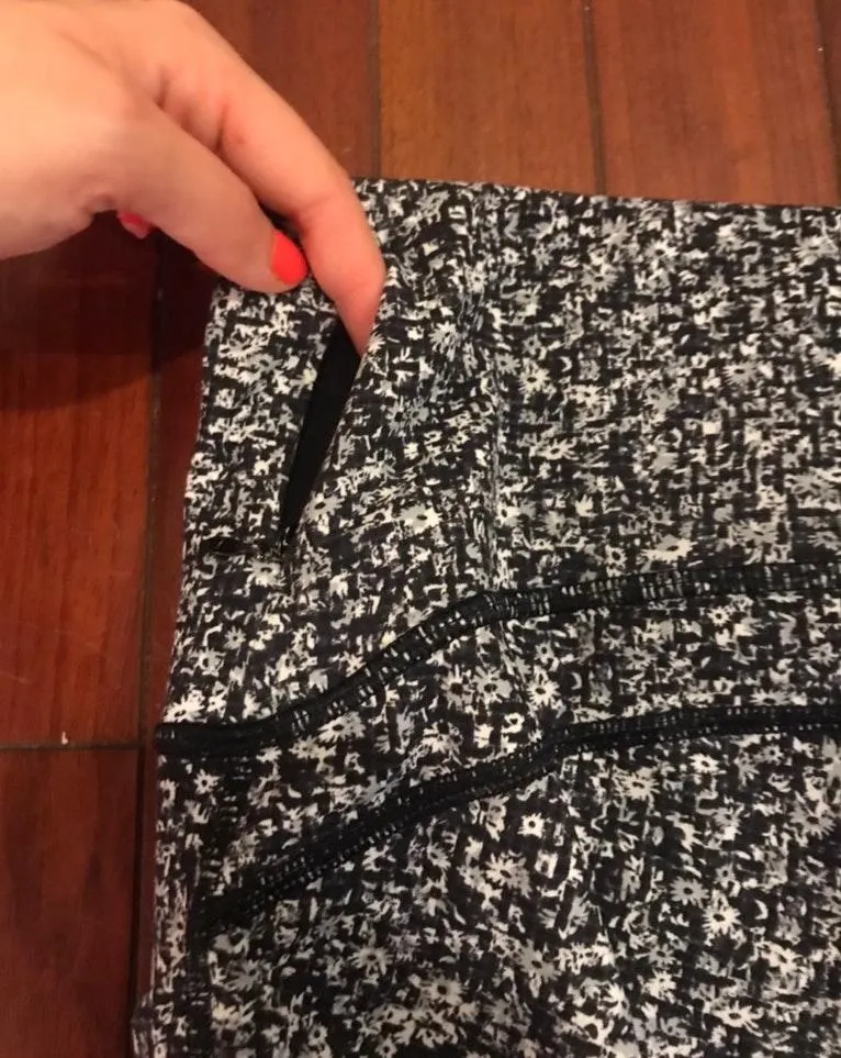 Lululemon Patterned Leggings - Image 4