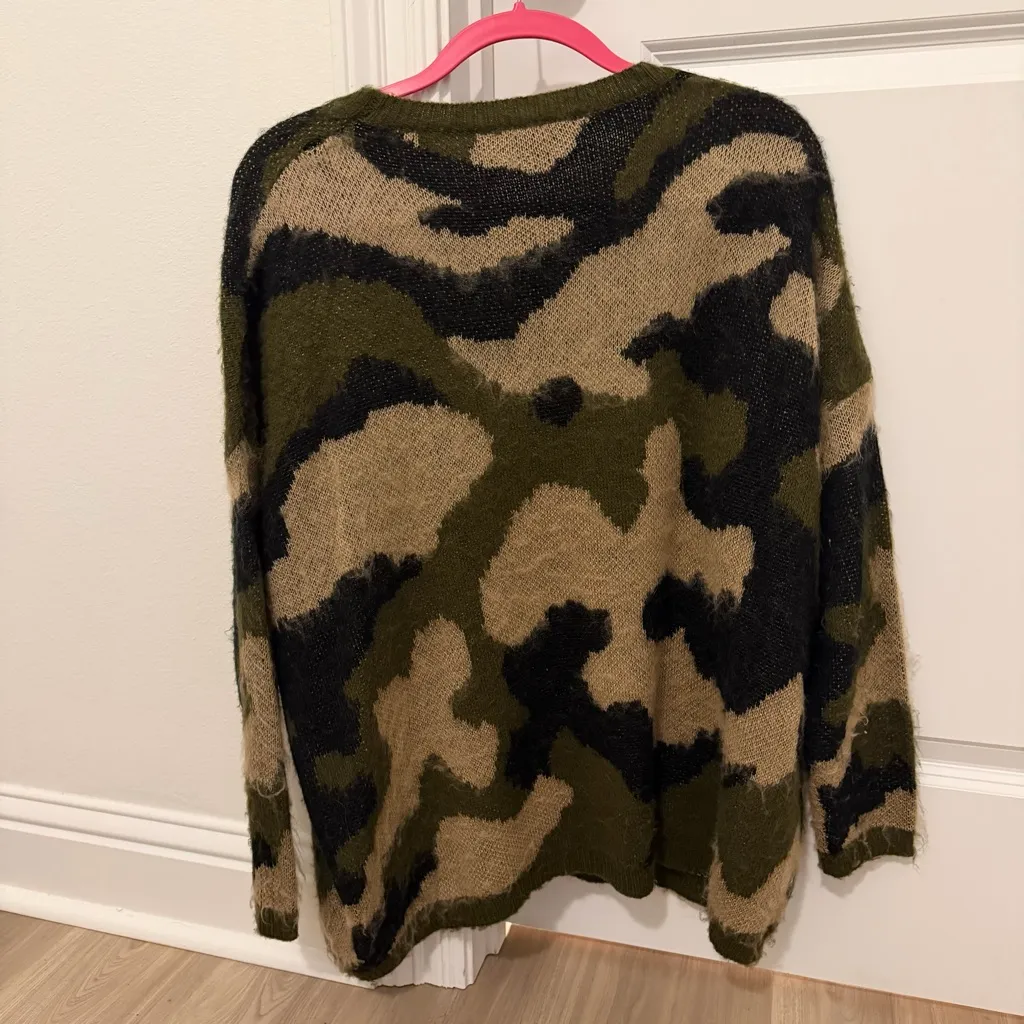 She & Sky Camo Patterned Sweater - Image 4