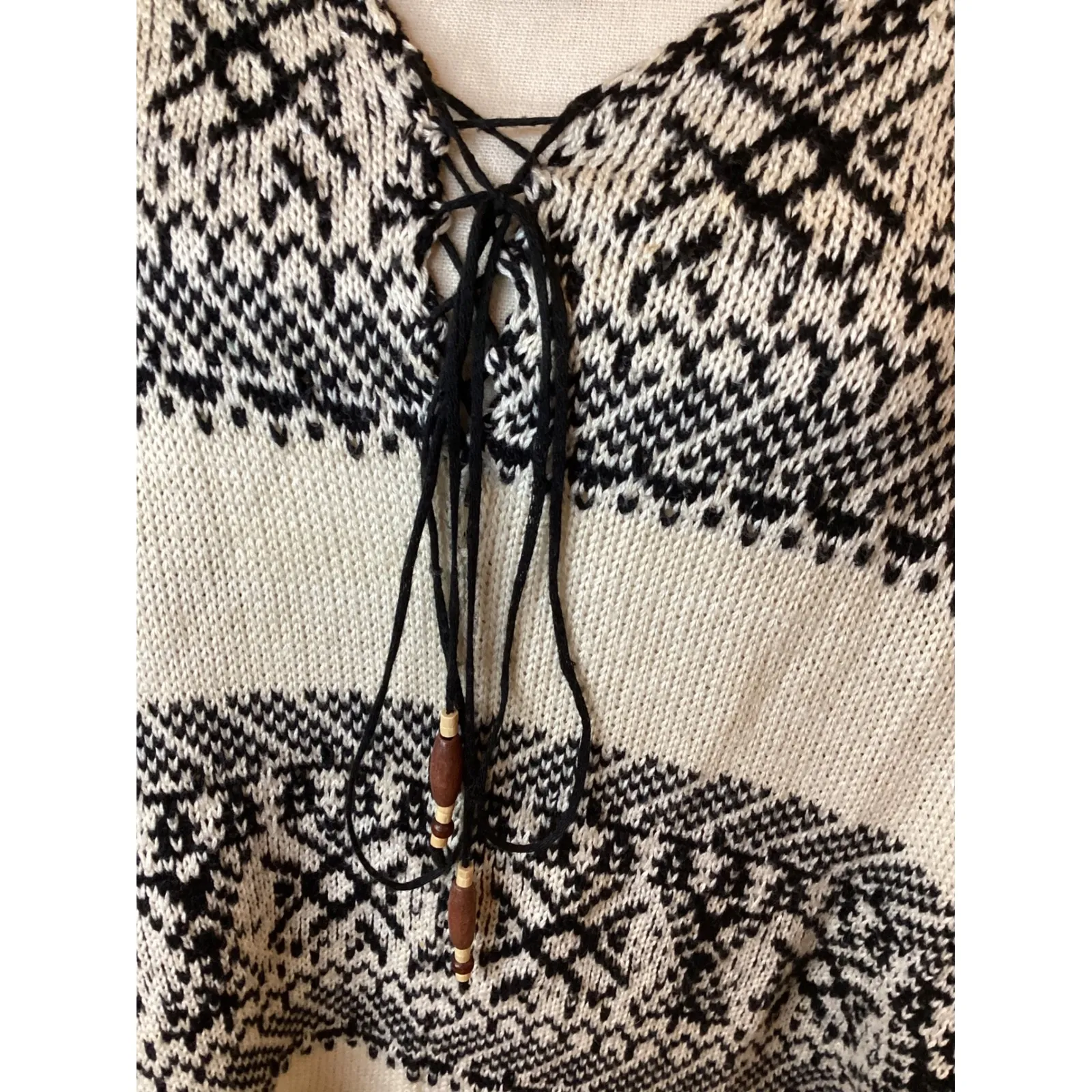 Democracy Knit Poncho Sweater Cream Black Fair Isle Lace Up Tassel Fringe M - Image 6