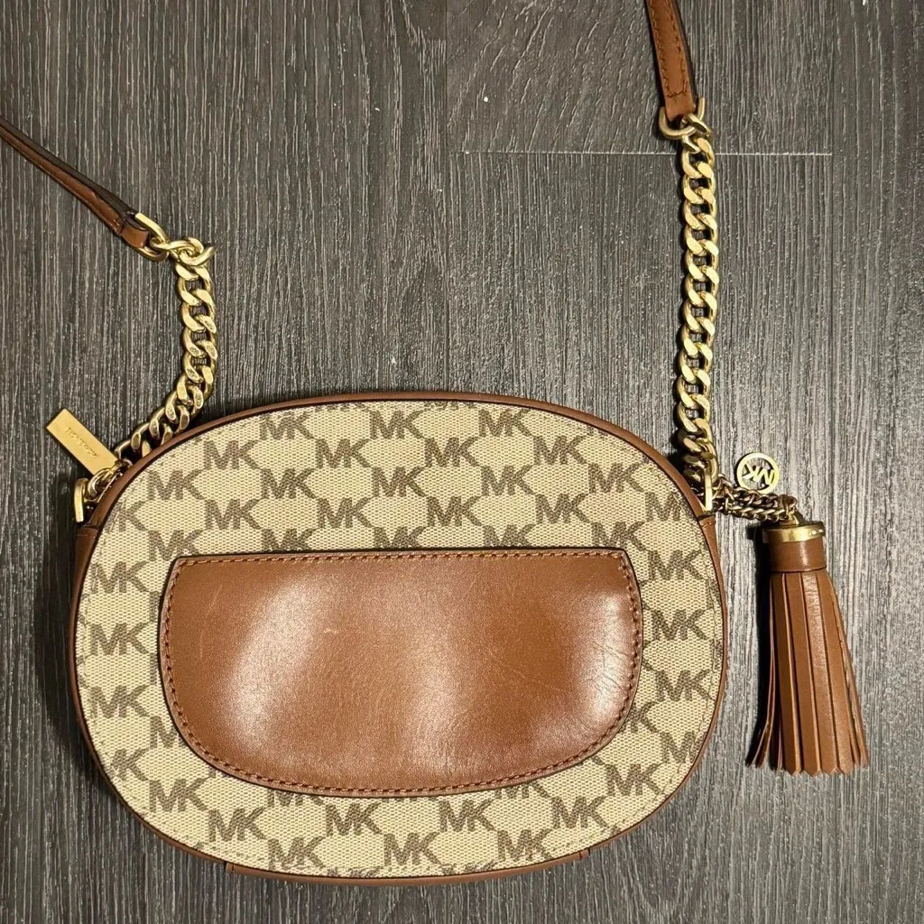 Women’s Jet Set Travel Medium 
Signature Logo Crossbody MK Bag - Image 6