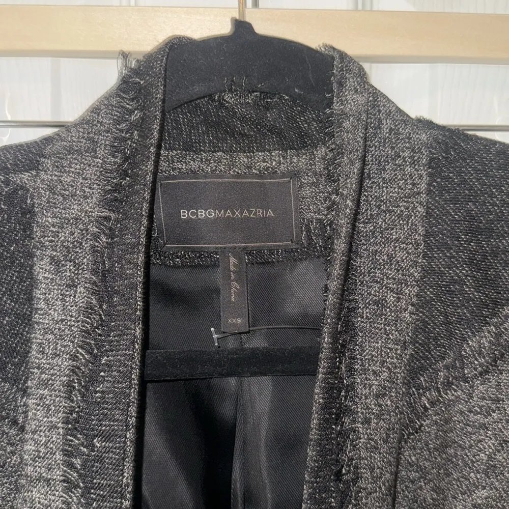 BCBG MAZAXRIA two tone black and gray Aubree blazer size XXS fits like XS - Image 2