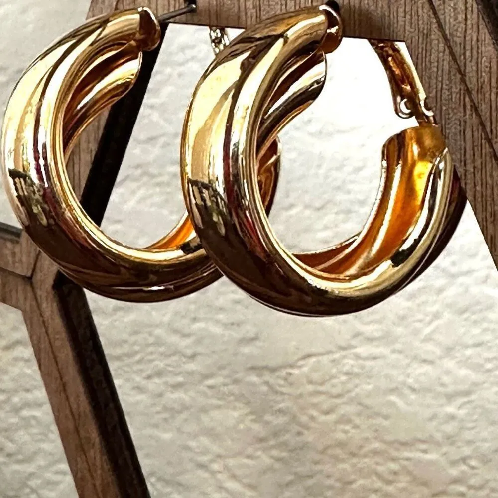 Gold tone double hoop earrings - Image 4