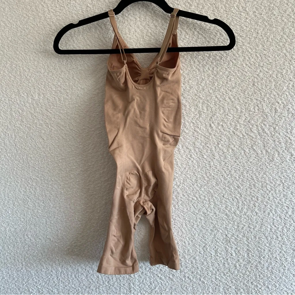 SKIMS Women’s Mid Thigh Bodysuit Shapewear‎ Gusset Size Small - Image 3