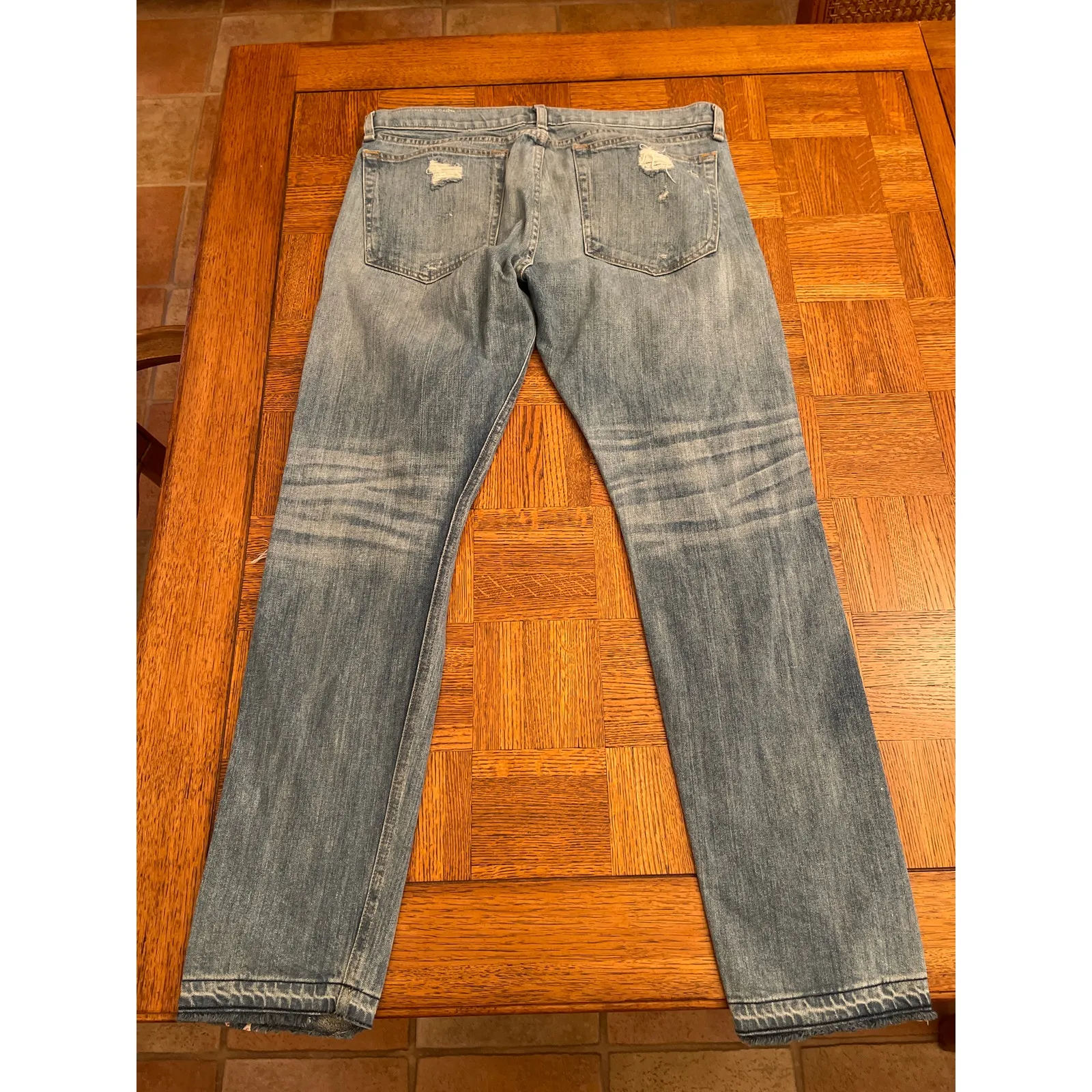 Rag & Bone distressed straight leg Jean size 29 - Image 7