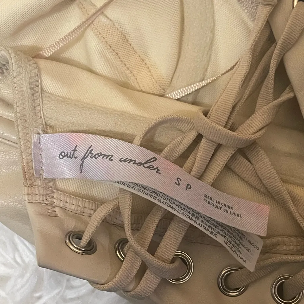 Urban Outfitters Hot Stuff faux leather corset halter top light tan woman small - Image 7