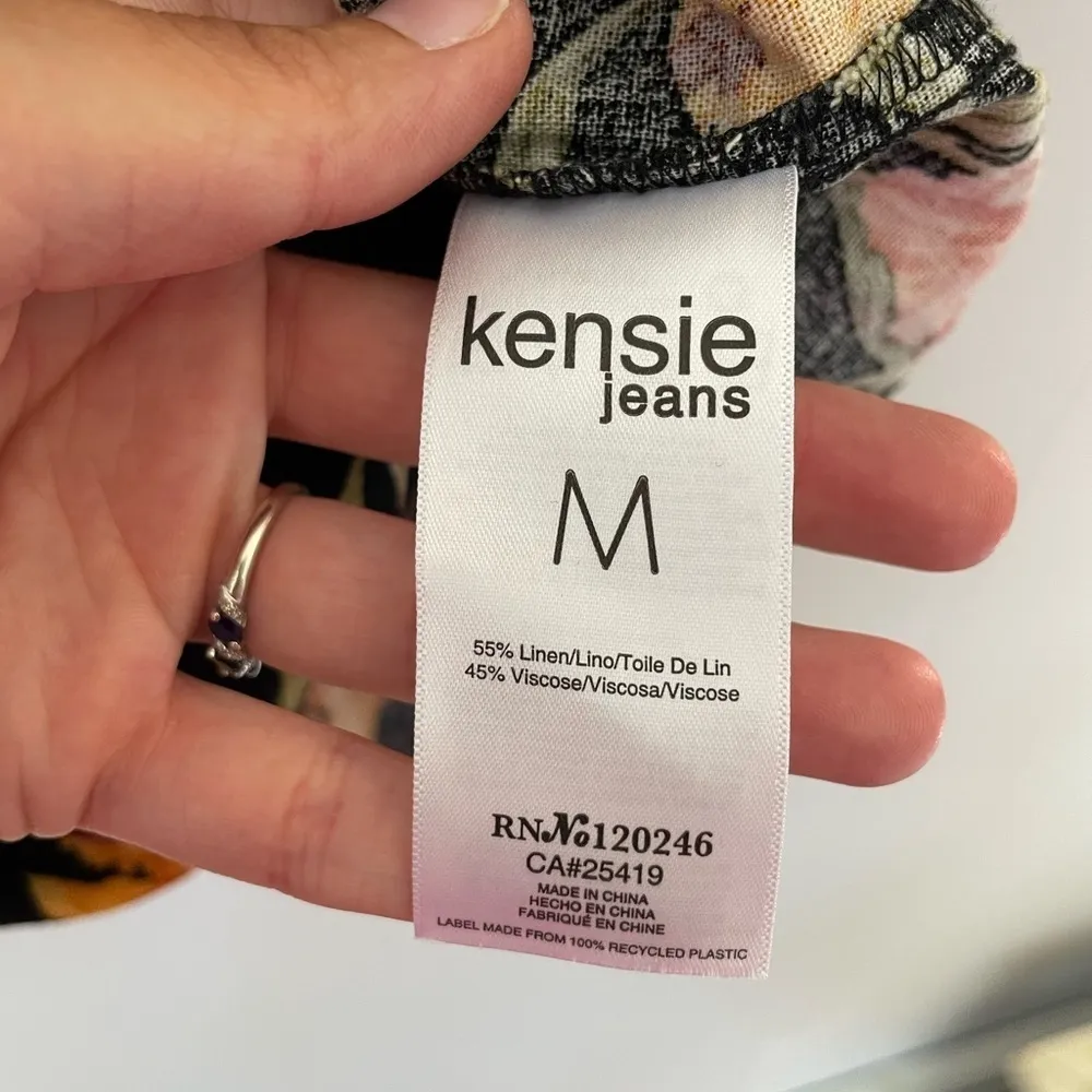 Kensie  Smocked Linen Blend Blouse size medium NWOT - Image 7