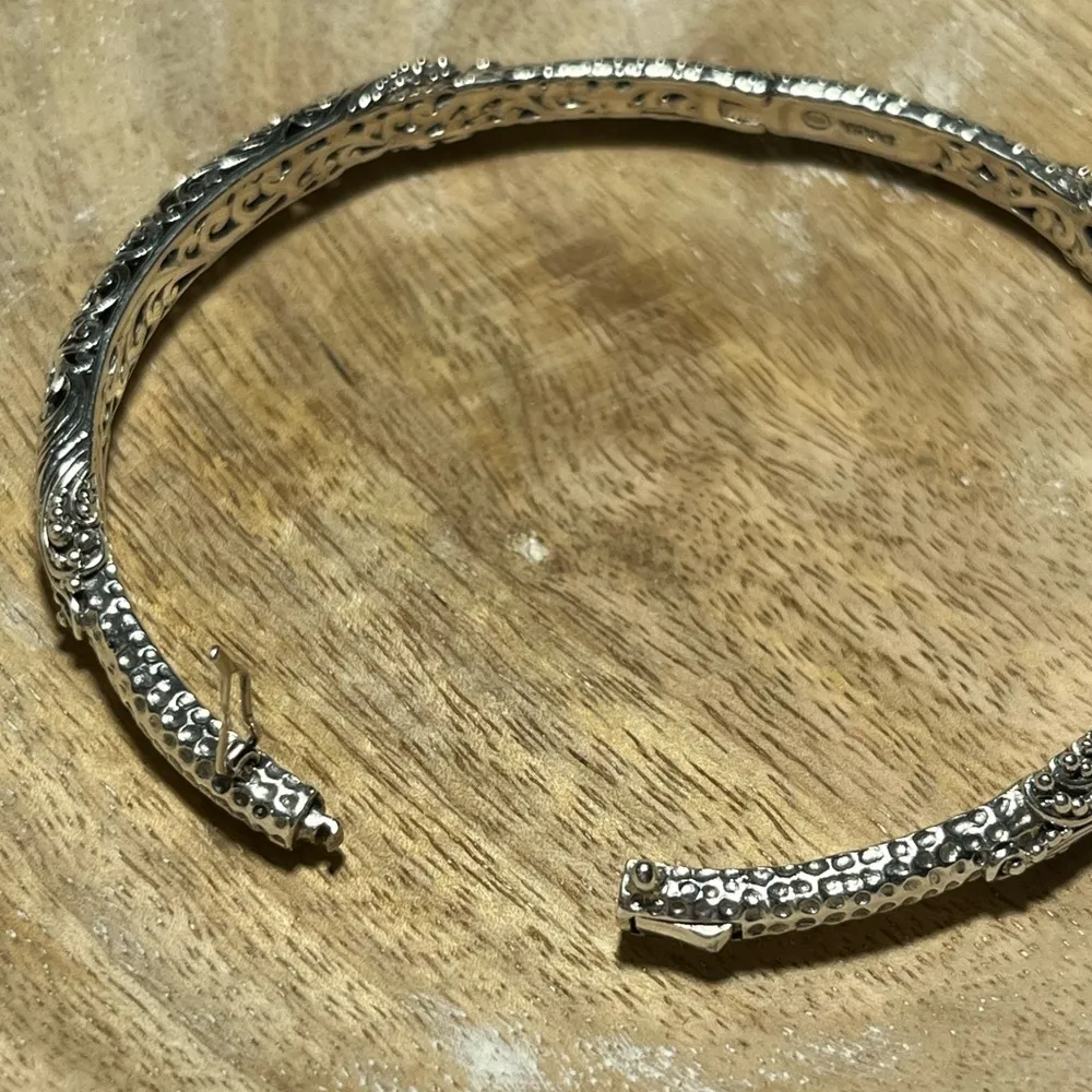 Sarda Artisan  Cut Out Filigree Scroll Hinged Bangle - Image 9