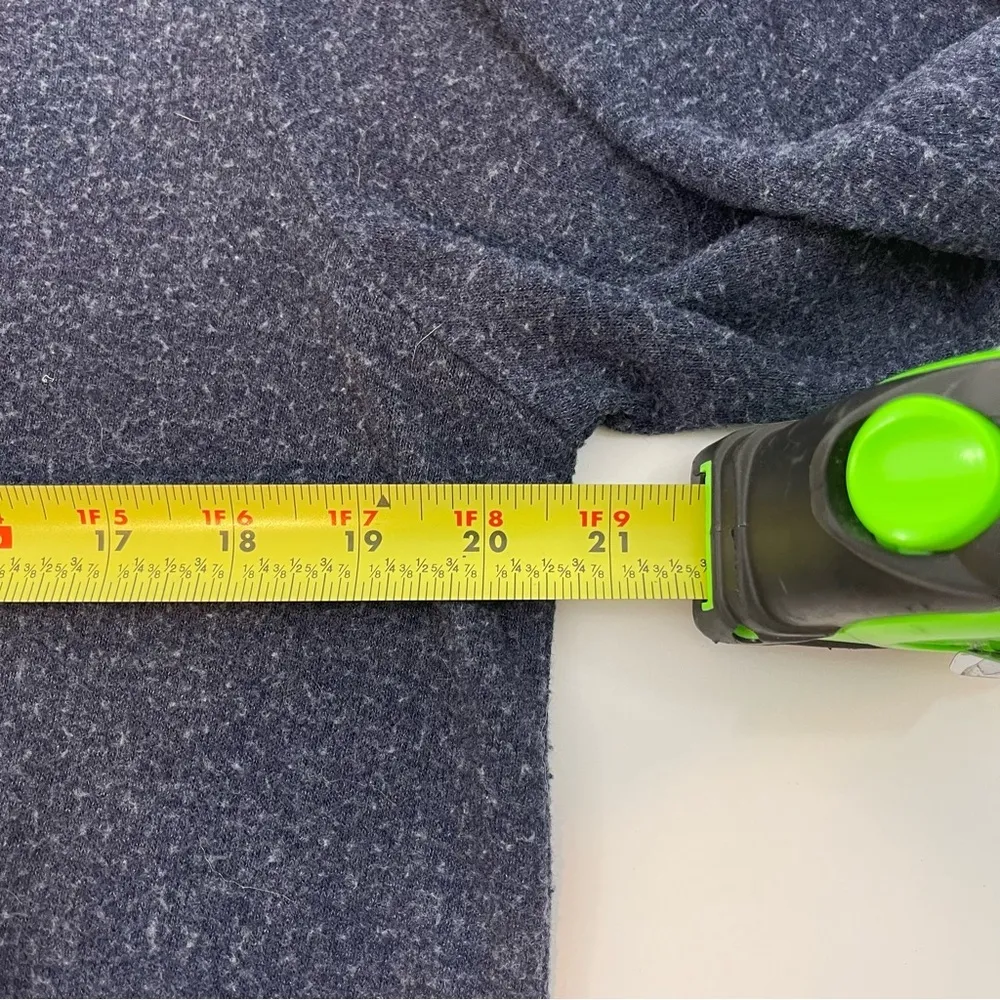 Wildfox My Bags are Packed Baggy Pullovers Sweater in Size Large - Image 7