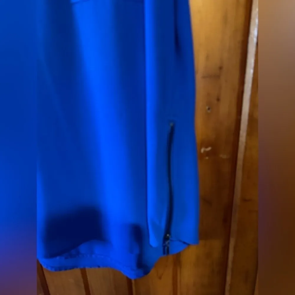 Royal Blue Sleeveless Blouse Tank Top with Side Zipper Detail Casual‎ size M - Image 3