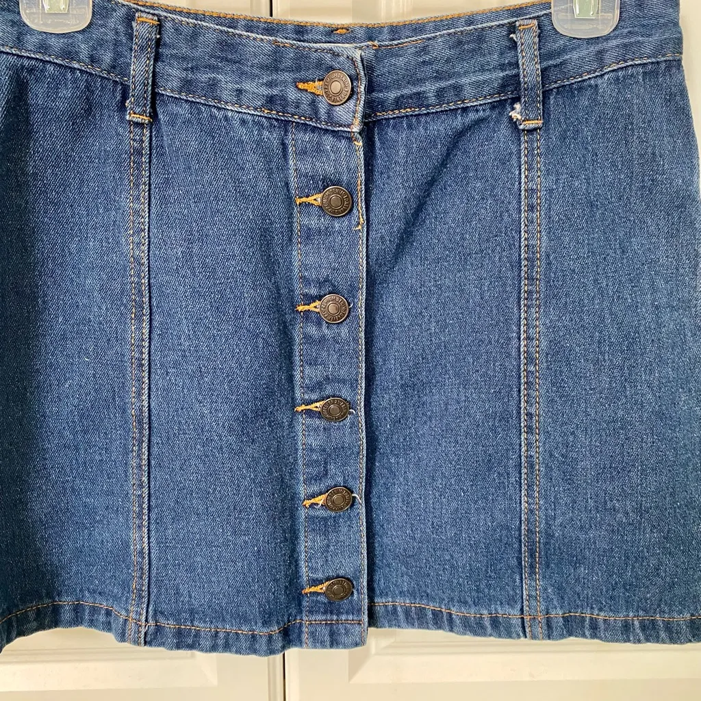 Forever 21 - Denim Button Down Skirt - Only worn once! - Image 3