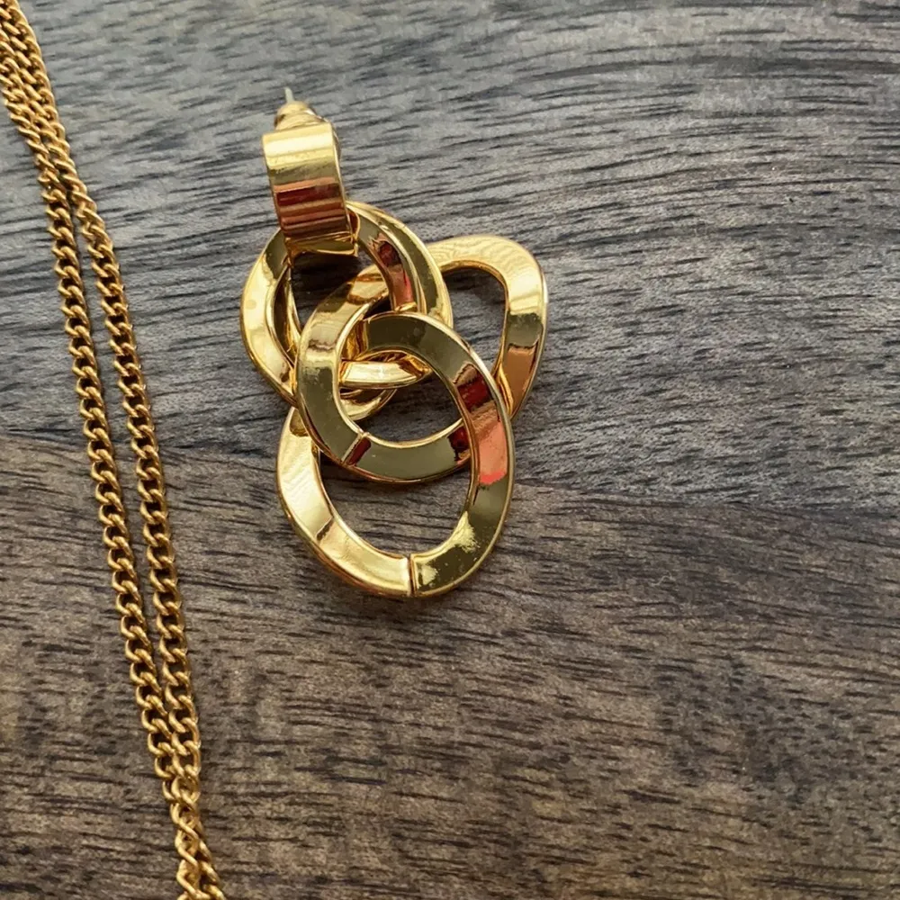 Avon Heart necklace and chain link pierced earrings set red ruby garnet gem VTG Gold - Image 3