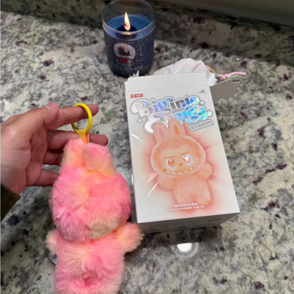 Popmart Labubu Big Into Energy BIE Plushie Keychain Keyring “Loyalty” Pink - Image 6
