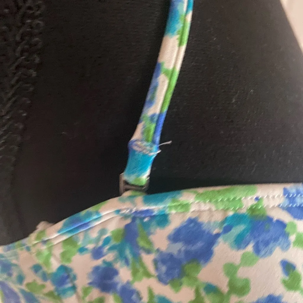 Abercrombie floral balconette bikini top with detachable straps - Image 3