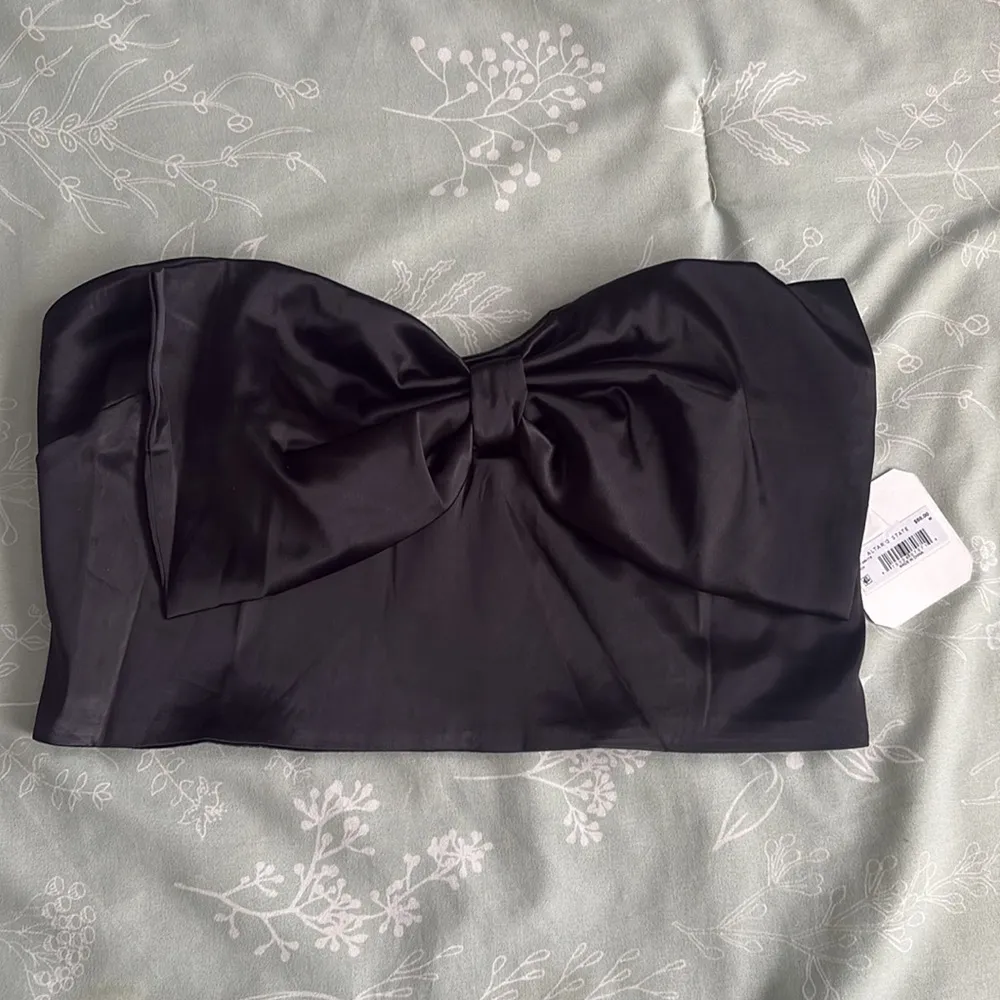 Altar'd State BLACK BOW Strapless Going Out Top - NWT - Size Medium - Image 3
