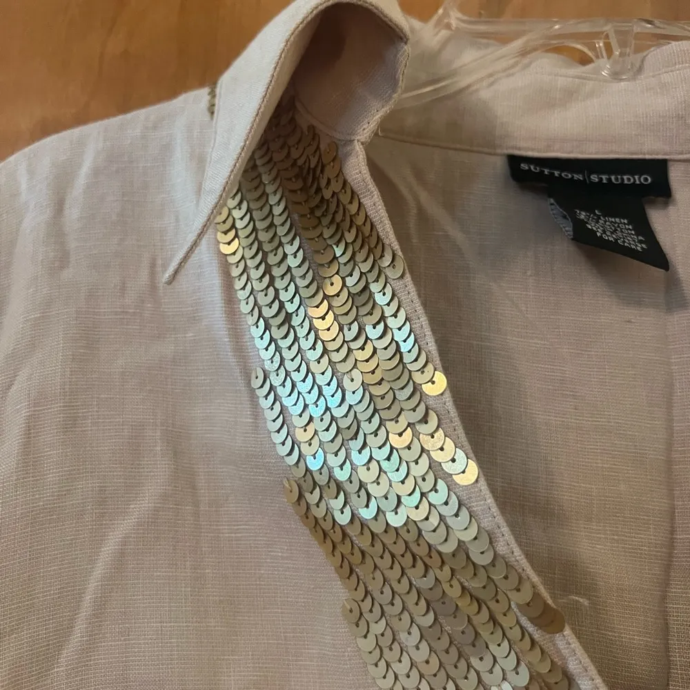 Bloomingdale’s Sutton Studio Linen Top V - Image 5