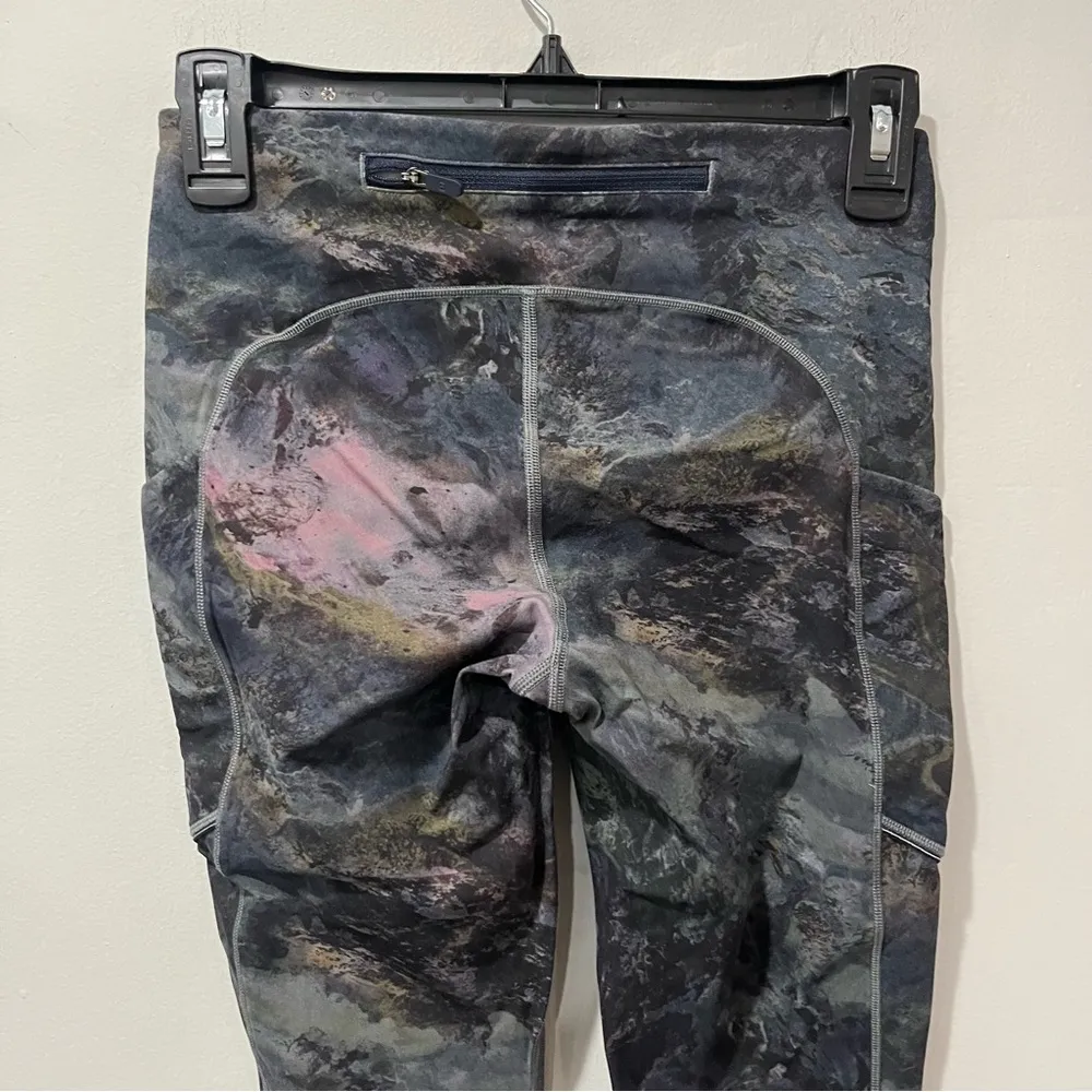 Lululemon  Wunder Under Tight Radiant Multi Size 4 lw5auysz40417 EUC - Image 7