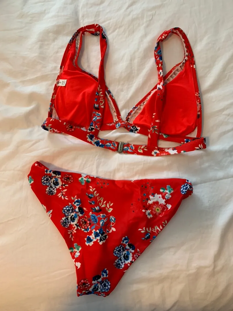 Tide Republic : Red Floral Bikini - Image 3