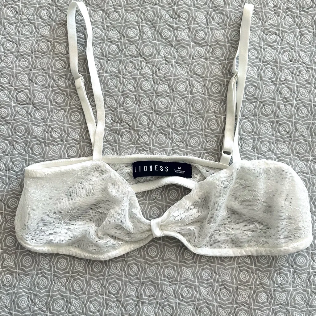 Lioness White Lace Pull-on Bralette Size M - Image 2