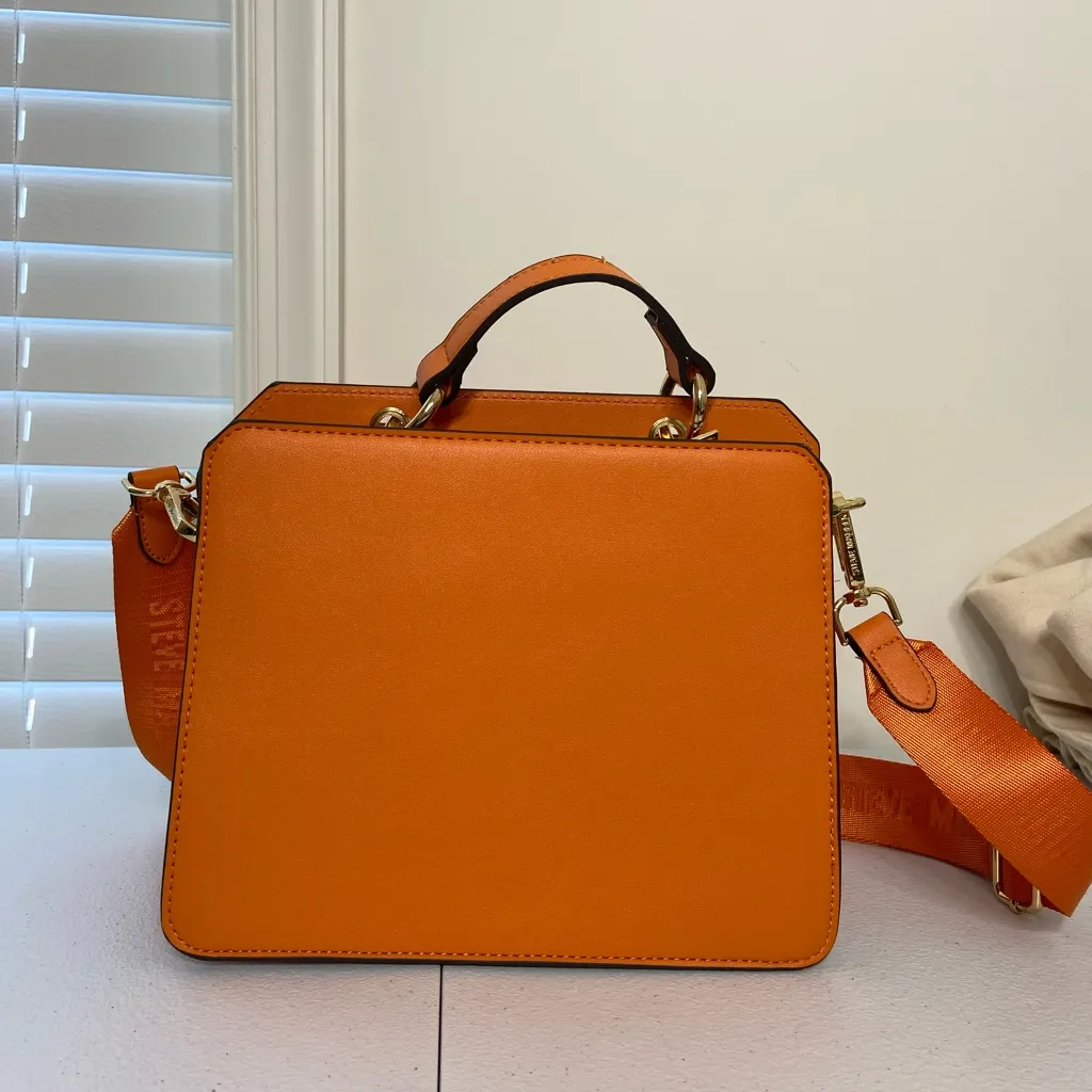 NEVER USED‎ Steve Madden women’s Bevelyn bright orange convertible crossbody bag - Image 2