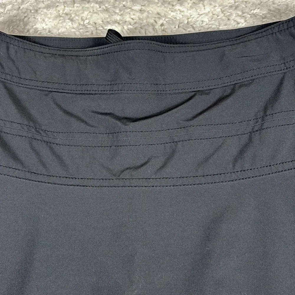 Athleta Everyday Women’s Black Skirt/Skort with Built-In Liner, Size 6 - Image 2