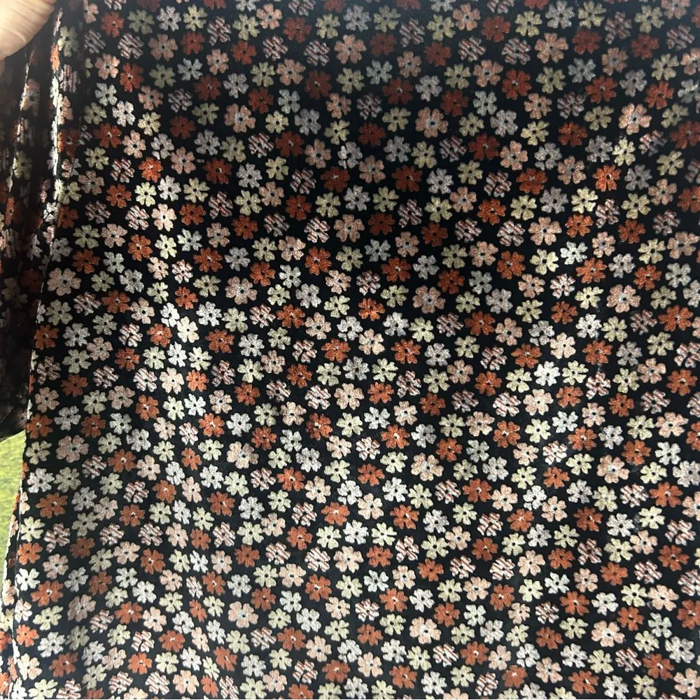 Madewell velvet tulip-sleeve ruffle top in petite blooms true black size xxs - Image 14