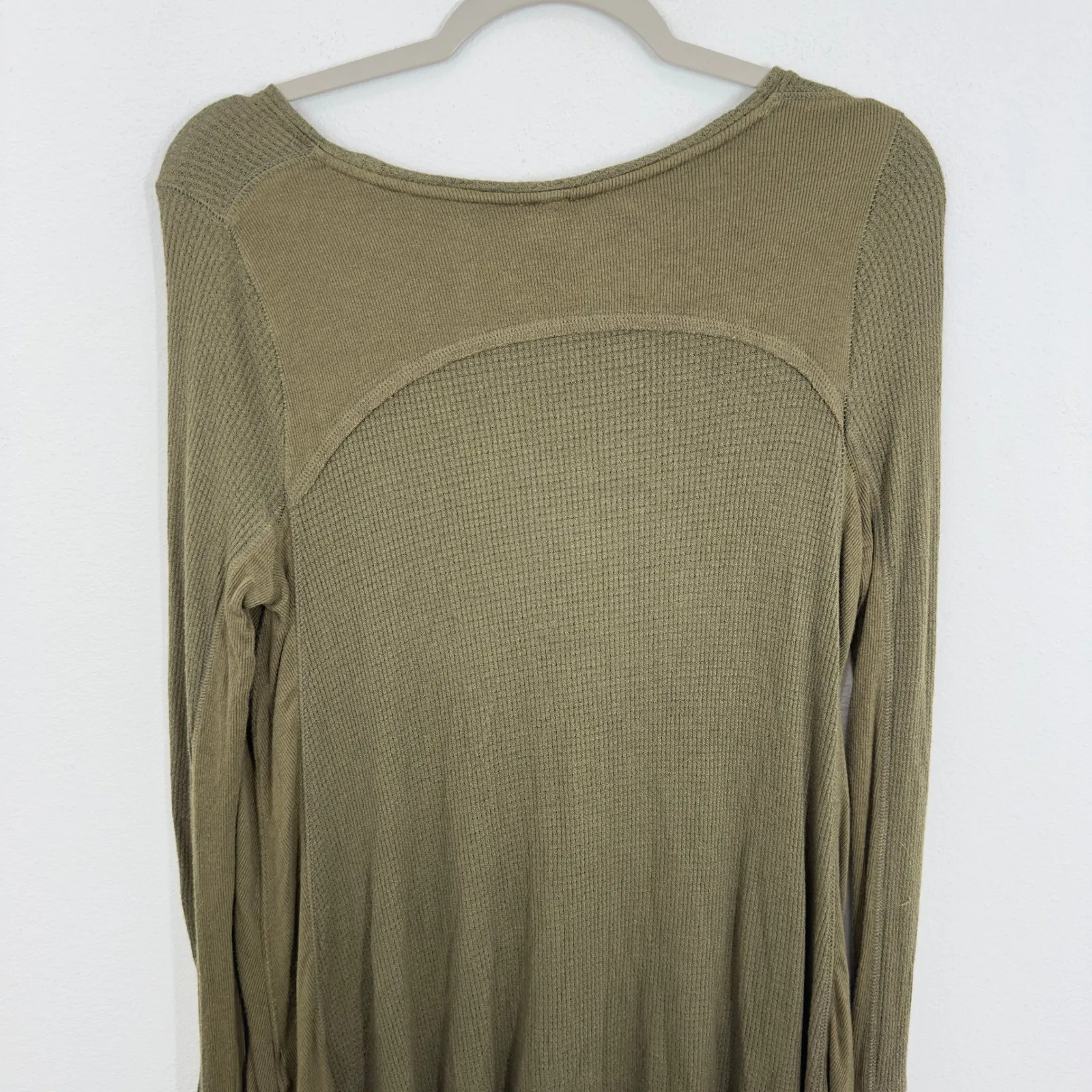 We The Free Thermal Waffleknit XS Olive Green‎ Long Sleeve Thumb Hole Layering - Image 3