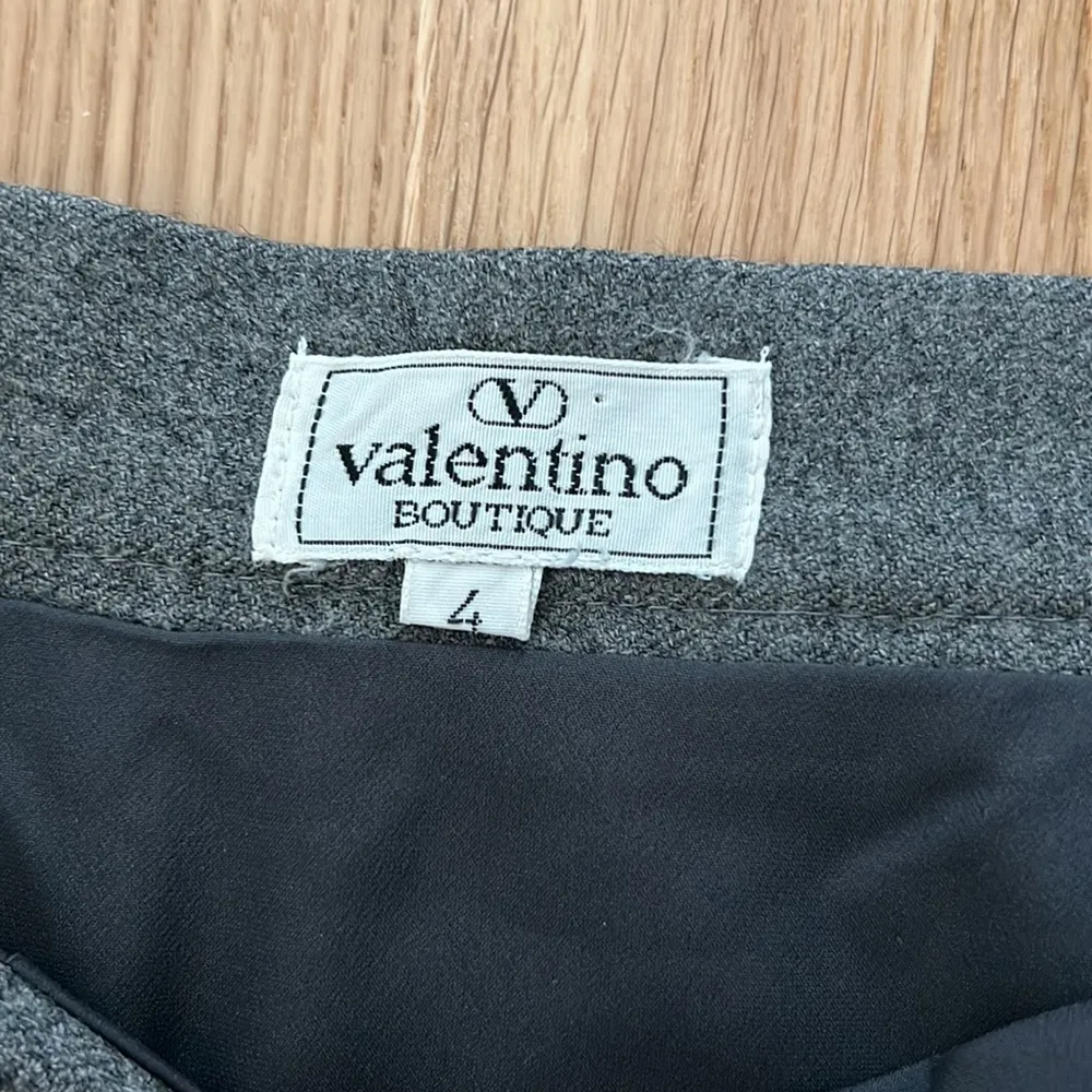 1980s vintage valentino boutique grey pencil skirt suit set Size 0 - Image 10