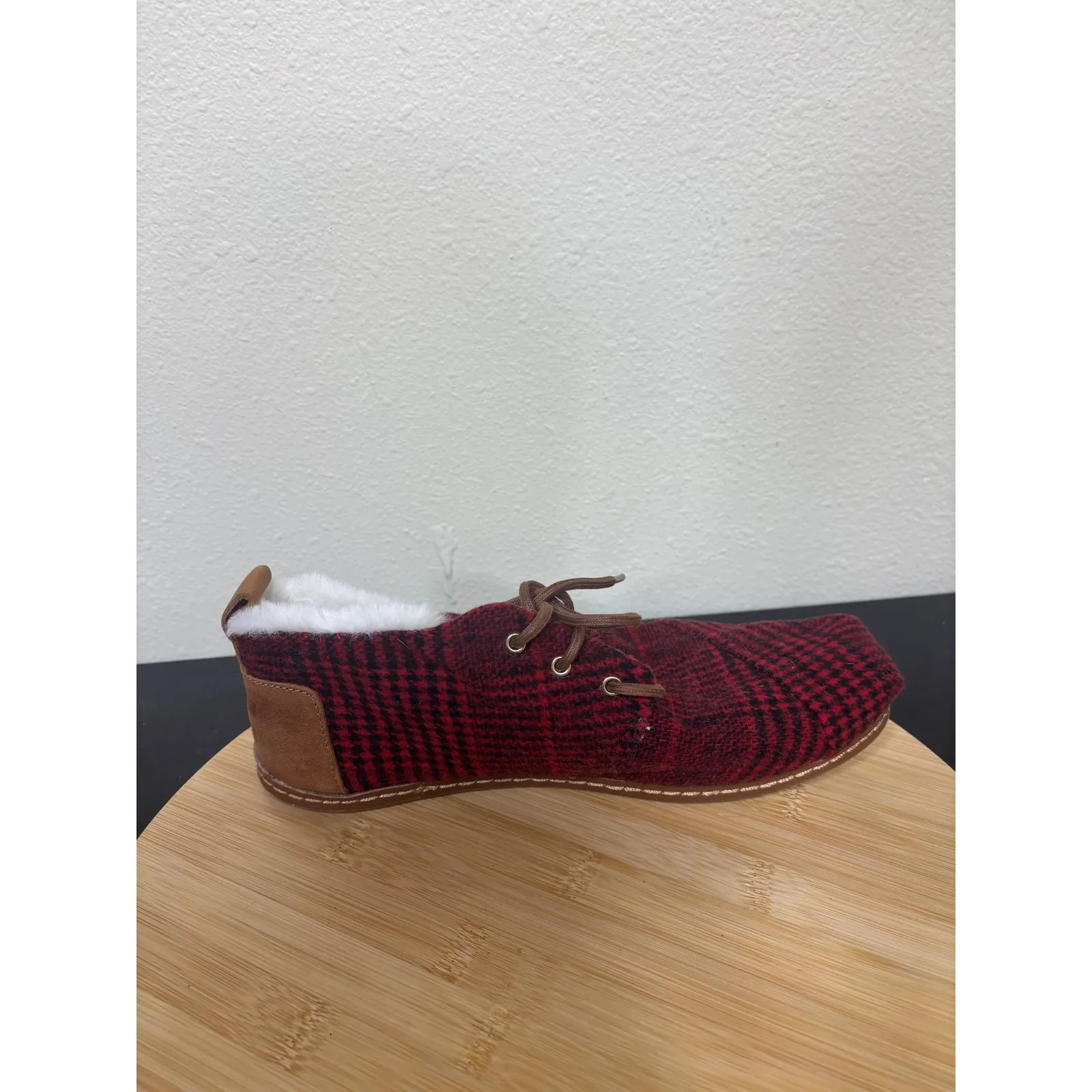 Toms Bota Booties Size 9 Women's Chukka Red Plaid Felt Fur Lined Lace Up Boots - Image 6