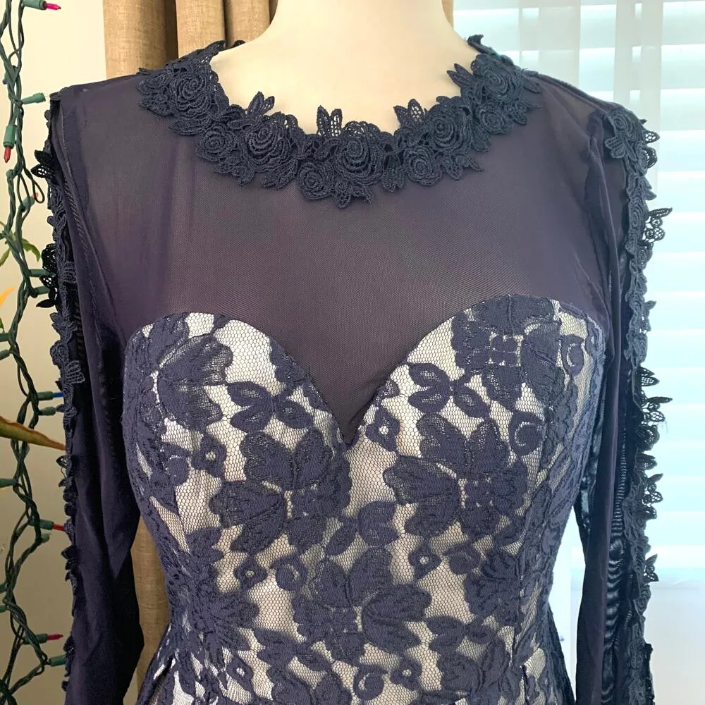 NEW Chi Chi London Sweetheart Neckline Mesh Lace Mini Dress - Image 3