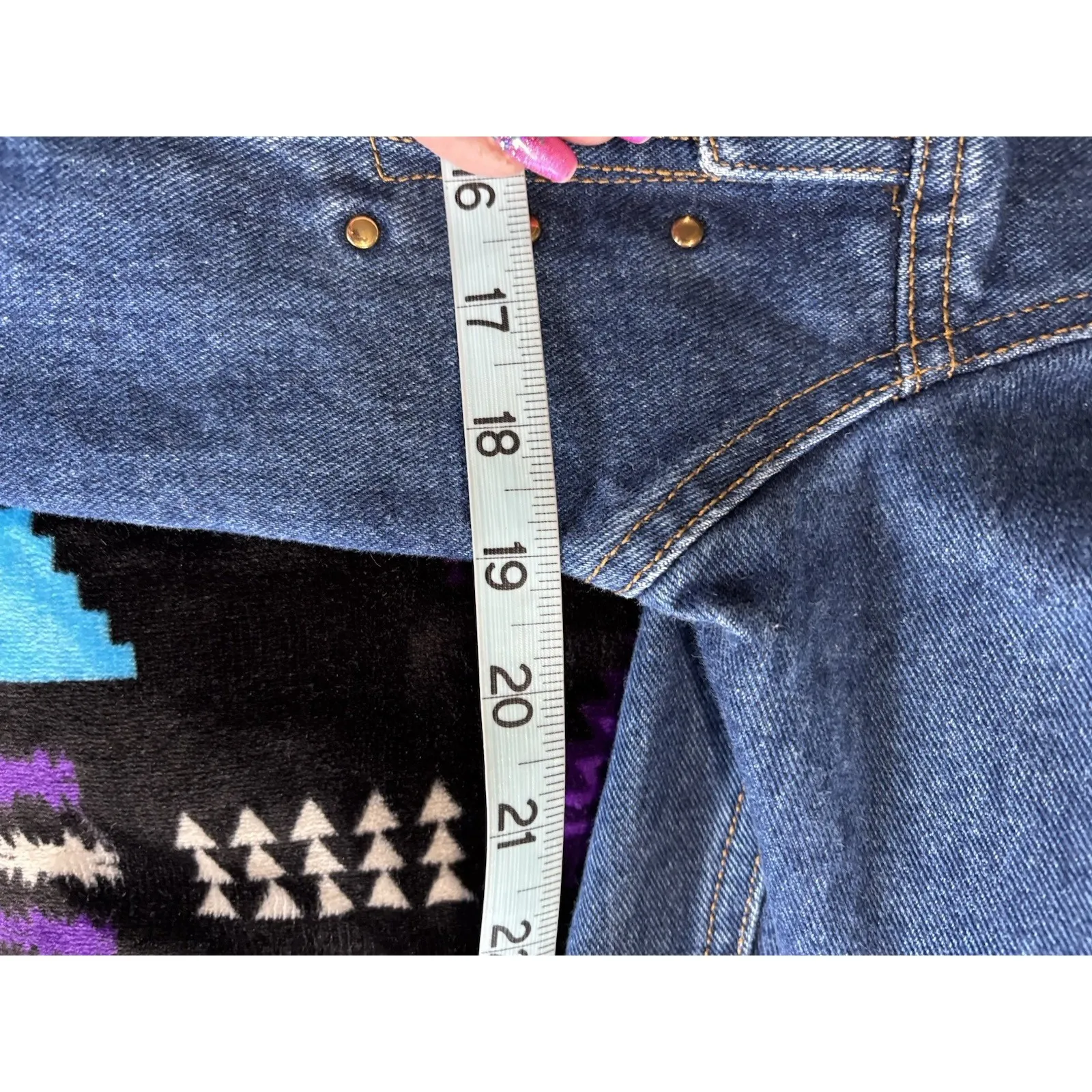 No Boundaries Dark Wash Denim Jacket Size M Pockets Button Up Collar Studs - Image 5