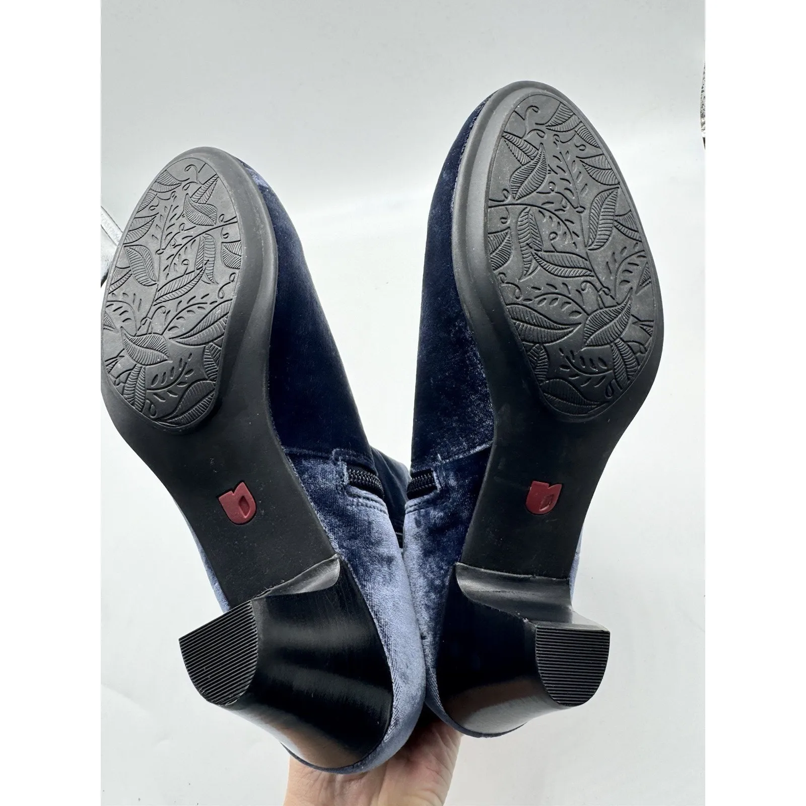 Umberto Raffini Nolan Blue Velvet Ankle Booties Women's Size 39 / 8.5 - Image 9