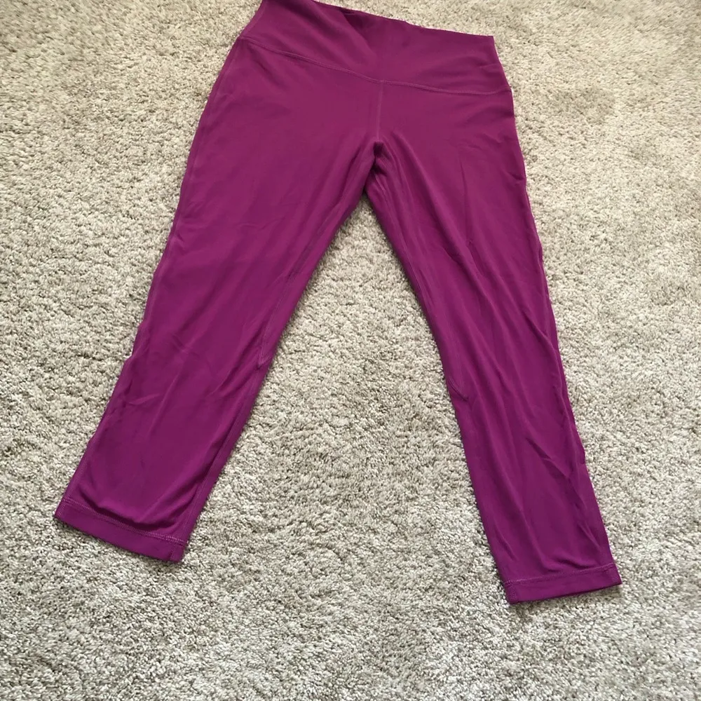 Lululemon athletic Crop Leggings inseam 21" Activewear yoga sports size … - Image 3