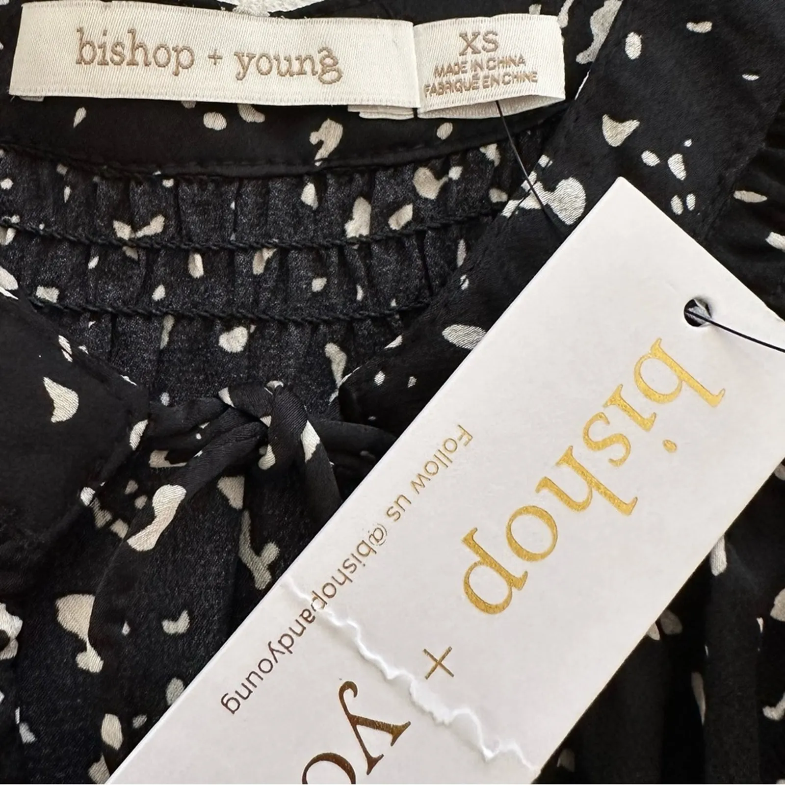 Bishop + Young Top Blouse Black White Speckled Print 3/4 Sleeve Tie Neck XS NEW - Image 2