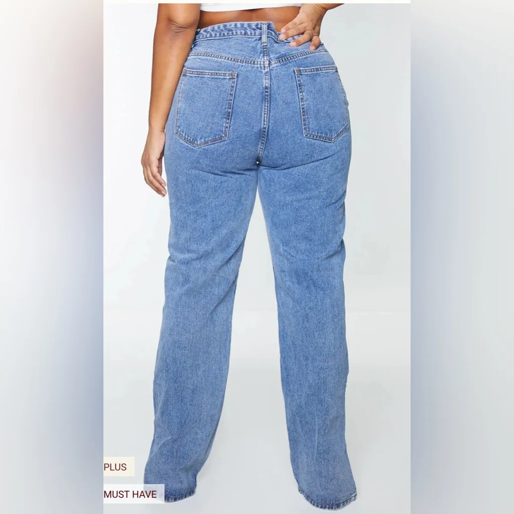 Pretty Little Thing Plus Vintage‎ Wash Split Hem Jeans Size 18 - Image 3