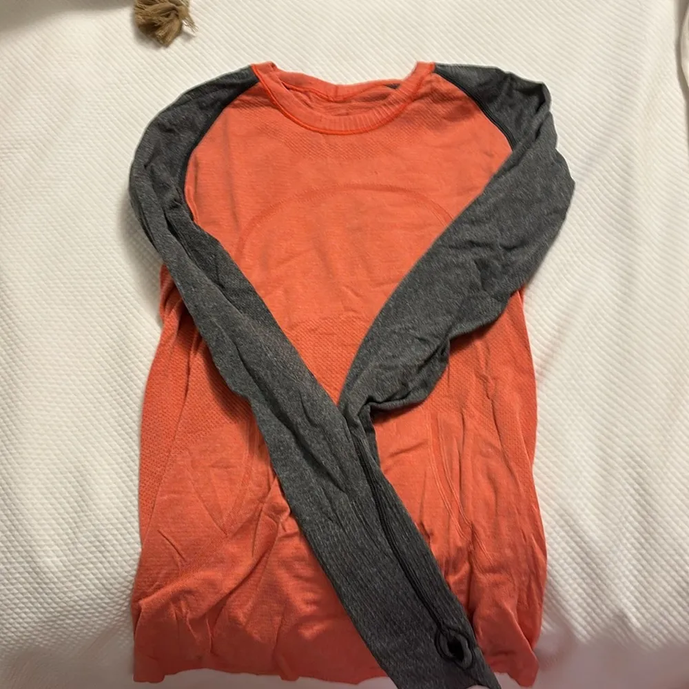 Lululemon long sleeve workout top - Image 2
