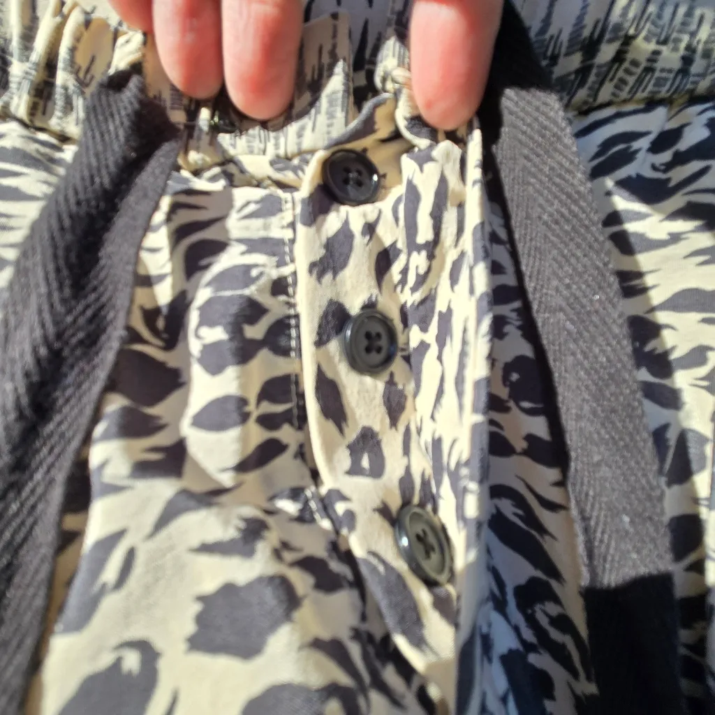 SEA New York Sz Silk cheetah print shorts Black - Image 4