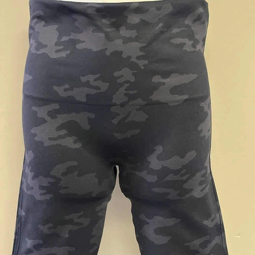 SPANX Women’s Black Camo High Rise Textured Pull-on Nylon Biker Shorts- Large - Image 4