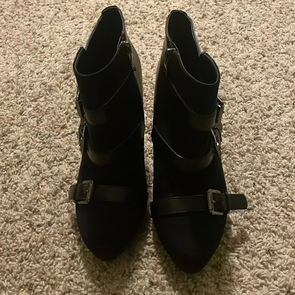 Sam & Libby Ankle Boot Medium Black Faux Suede‎ size 8 - Image 4