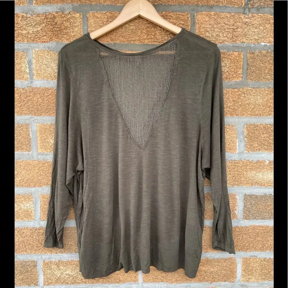 Emma & Sam Olive Mesh V-Neck XS - Image 6