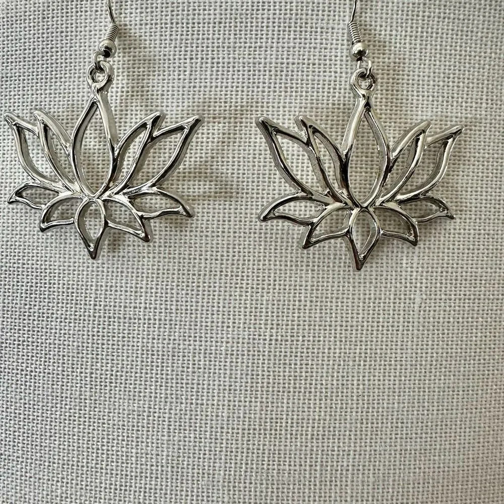 Silver tone lotus flower drop earrings - Image 2