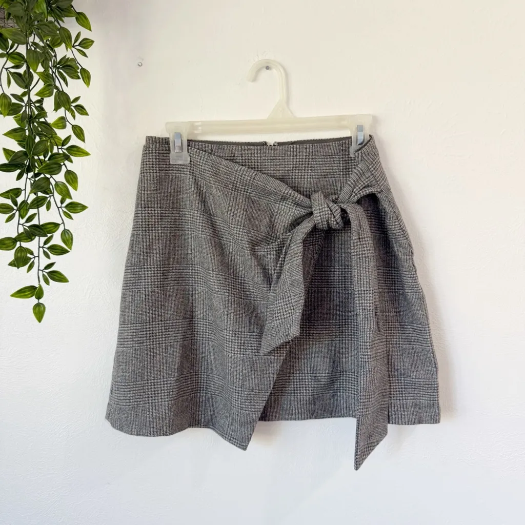 Aritzia Wilfred Tie Front Plaid Mini Skirt Sz 8 - Image 2