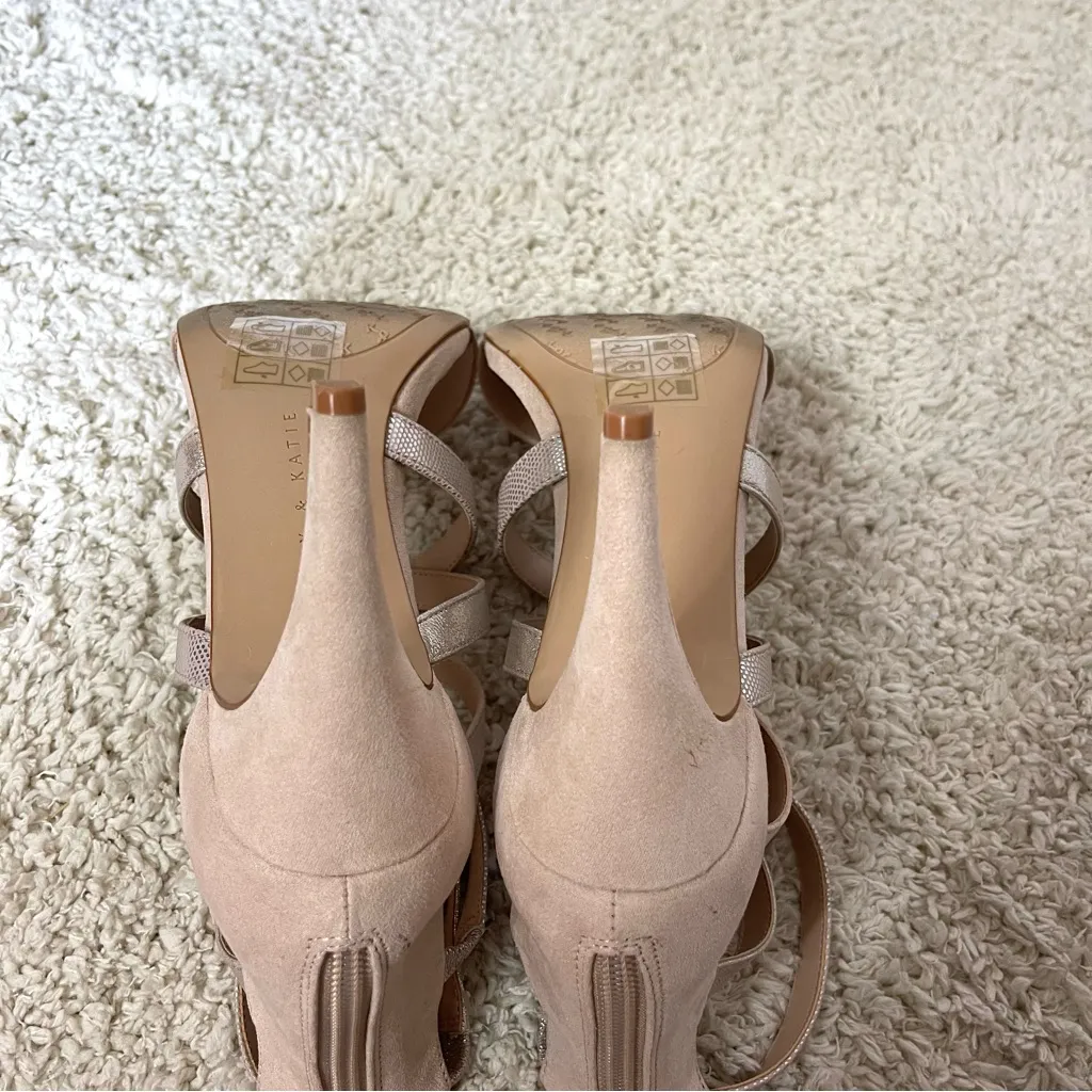 Kelly & Katie Bonavilla Nude and Gold Strappy Sandals - Image 8