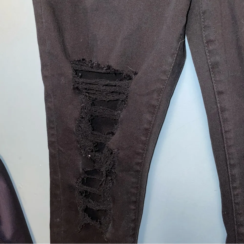 American Eagle Curvy Hi-Rise Jegging with Intentional Distressing Size 4 - Image 7