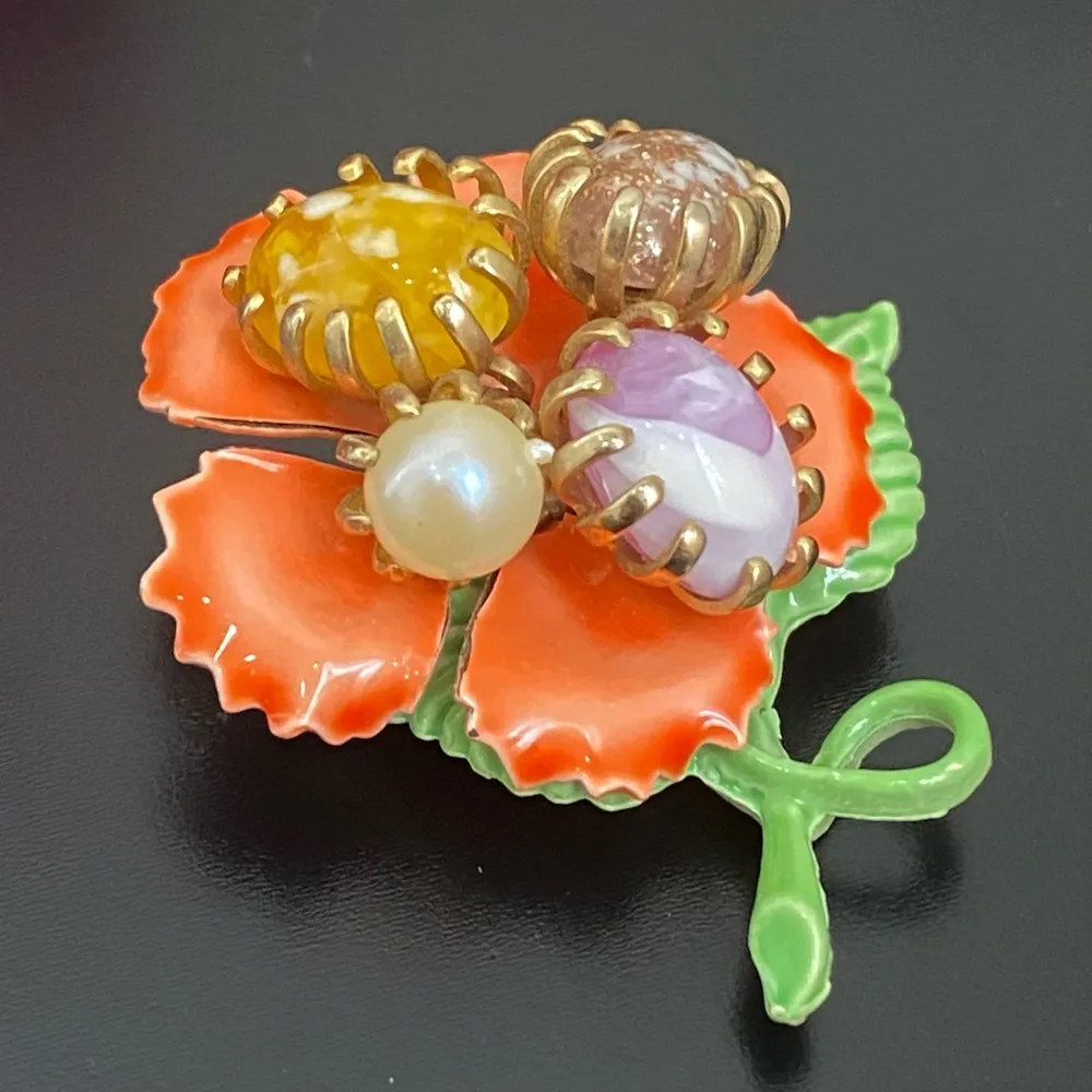 Unique Vintage Enamel Tumbled Stones & Faux Pearl Colorful Flower Brooch 20g - Image 6
