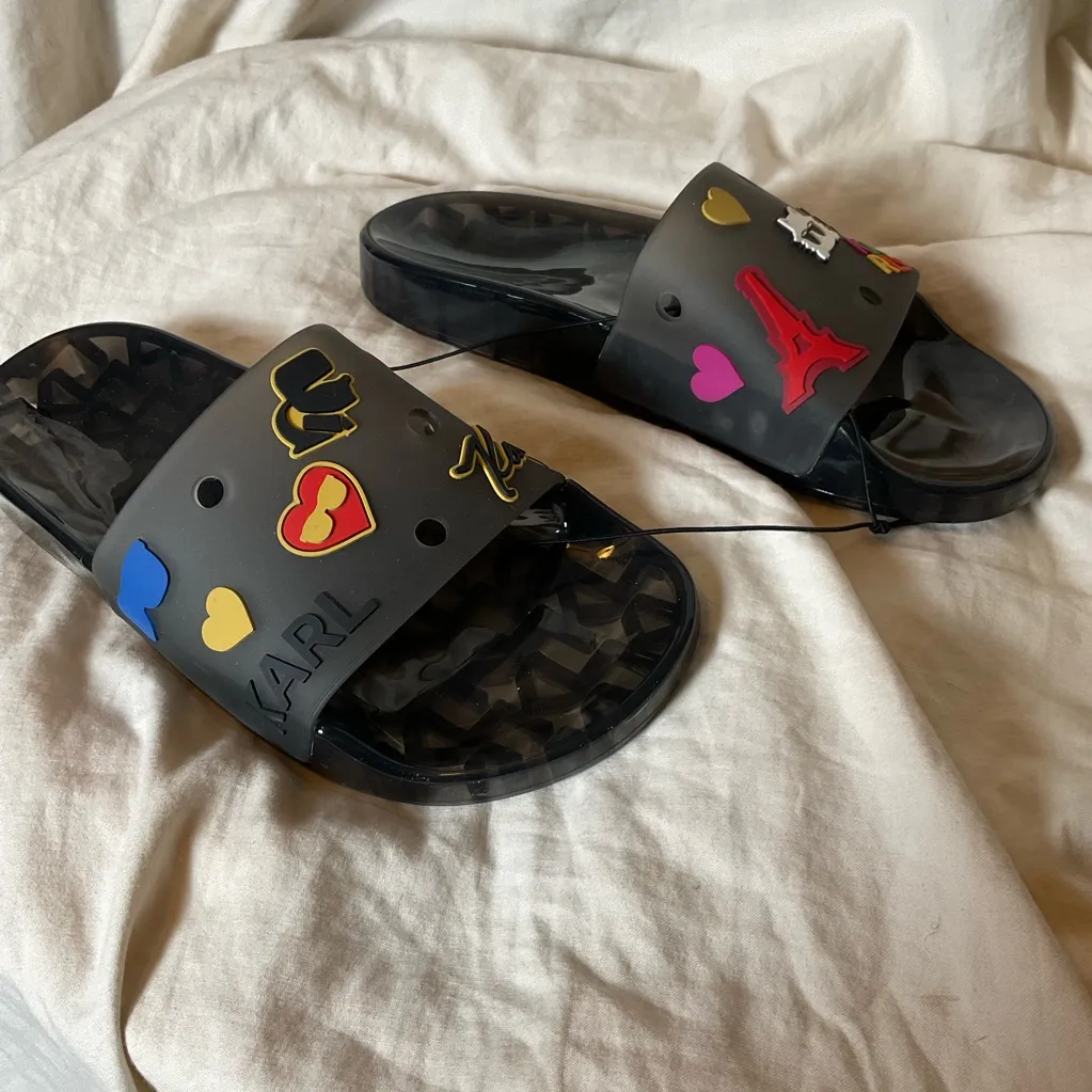 Karl Lagerfeld Paris Thea Black/Smoke Translucent Pool Slides size 5 - Image 5