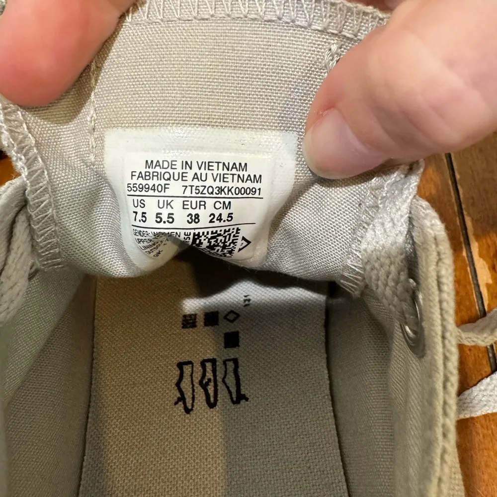 Converse Chuck Taylor All Star Gray Gold NWoB‎ Sz 7.5 - Image 8