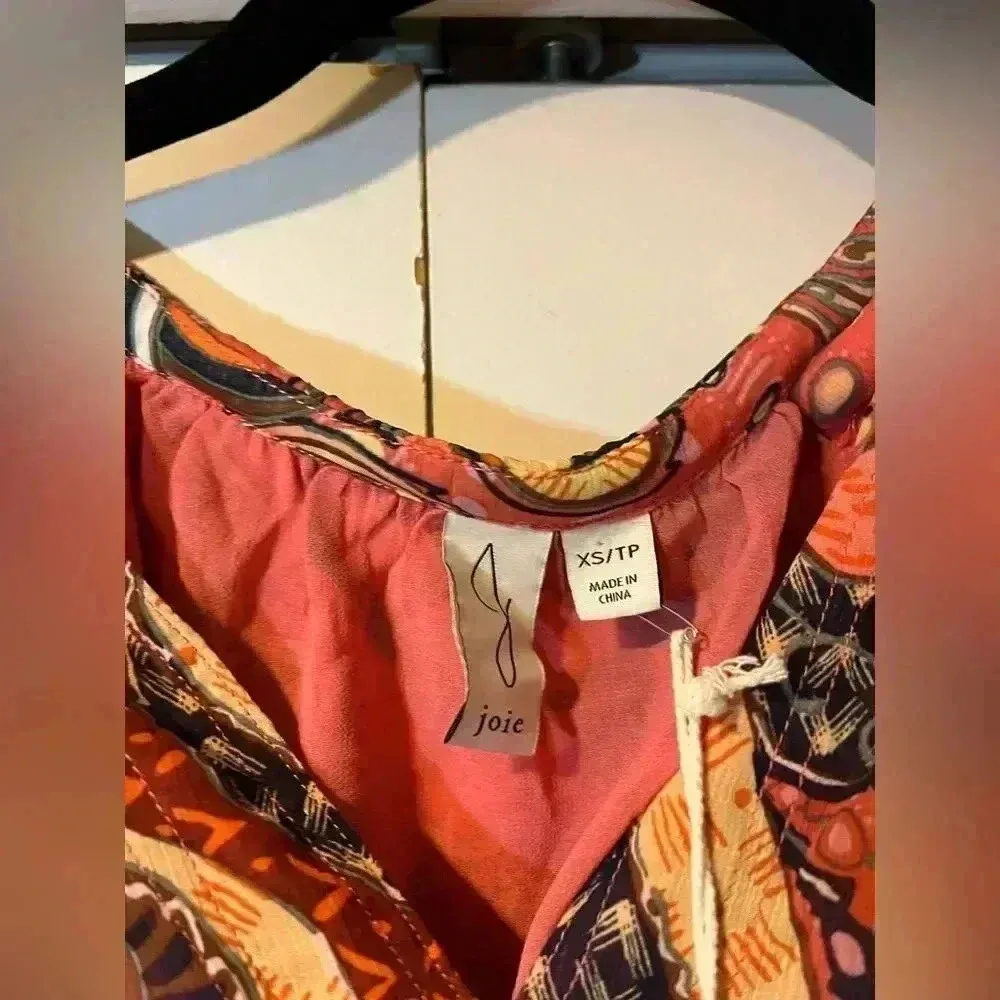 NWT Floral Swirl Blouse Casual, work, flowy, v neck, flutter sleeve D4‎ - Image 2